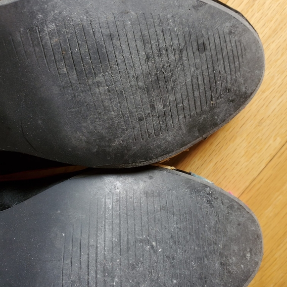 Colourful heels with bow - Picture 3 of 5